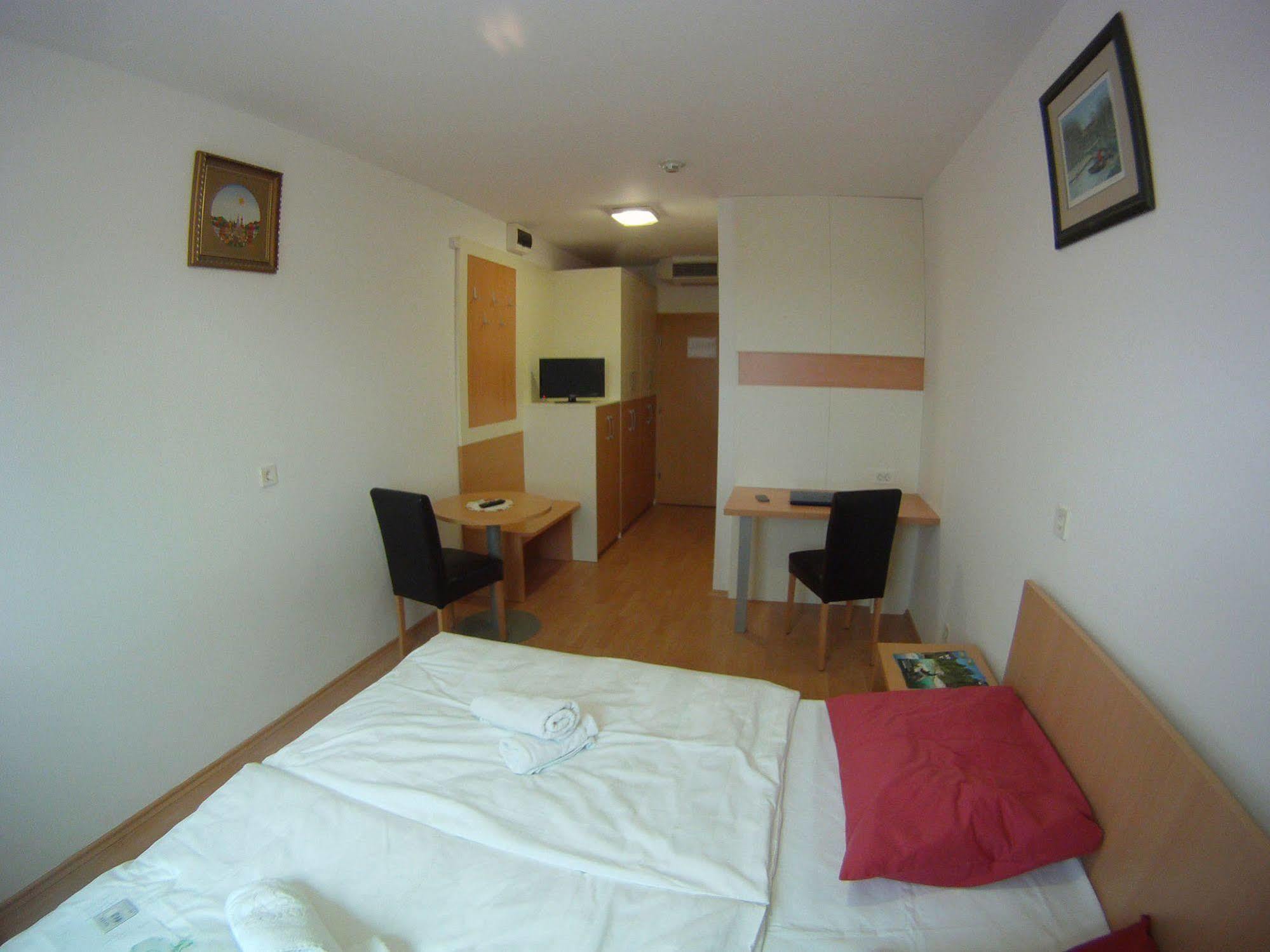 Hotel Galaksija Trebnje Exteriör bild