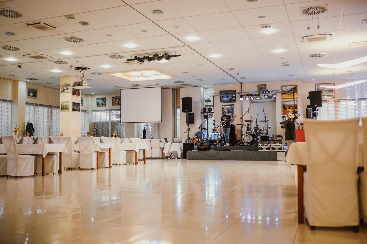 Hotel Galaksija Trebnje Exteriör bild