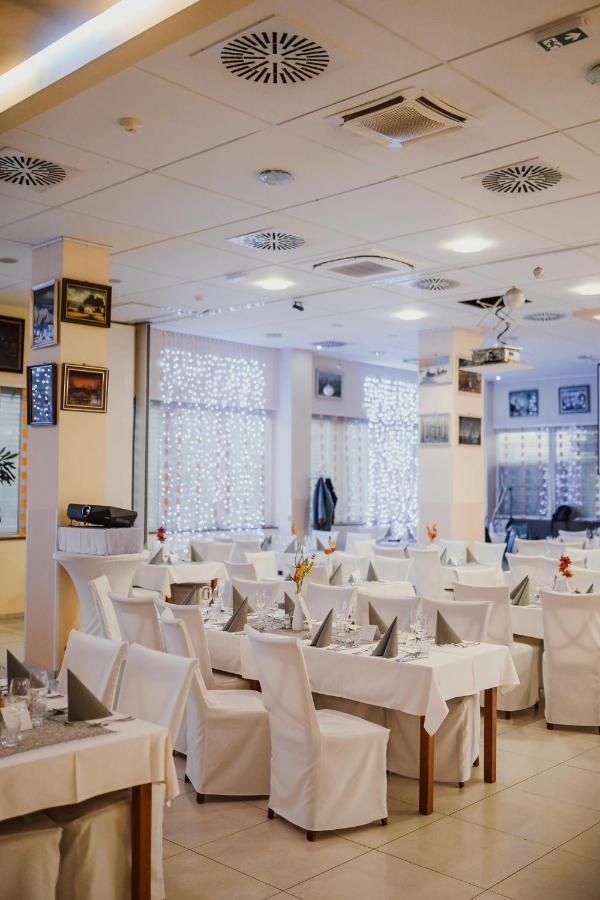 Hotel Galaksija Trebnje Exteriör bild
