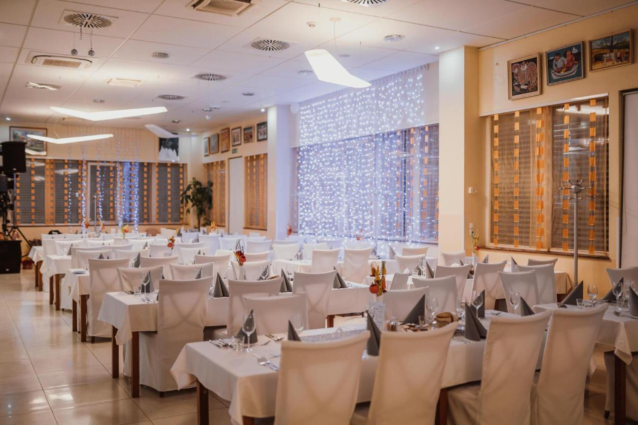 Hotel Galaksija Trebnje Exteriör bild