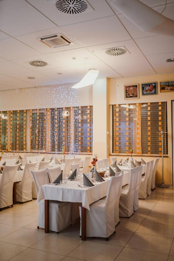 Hotel Galaksija Trebnje Exteriör bild